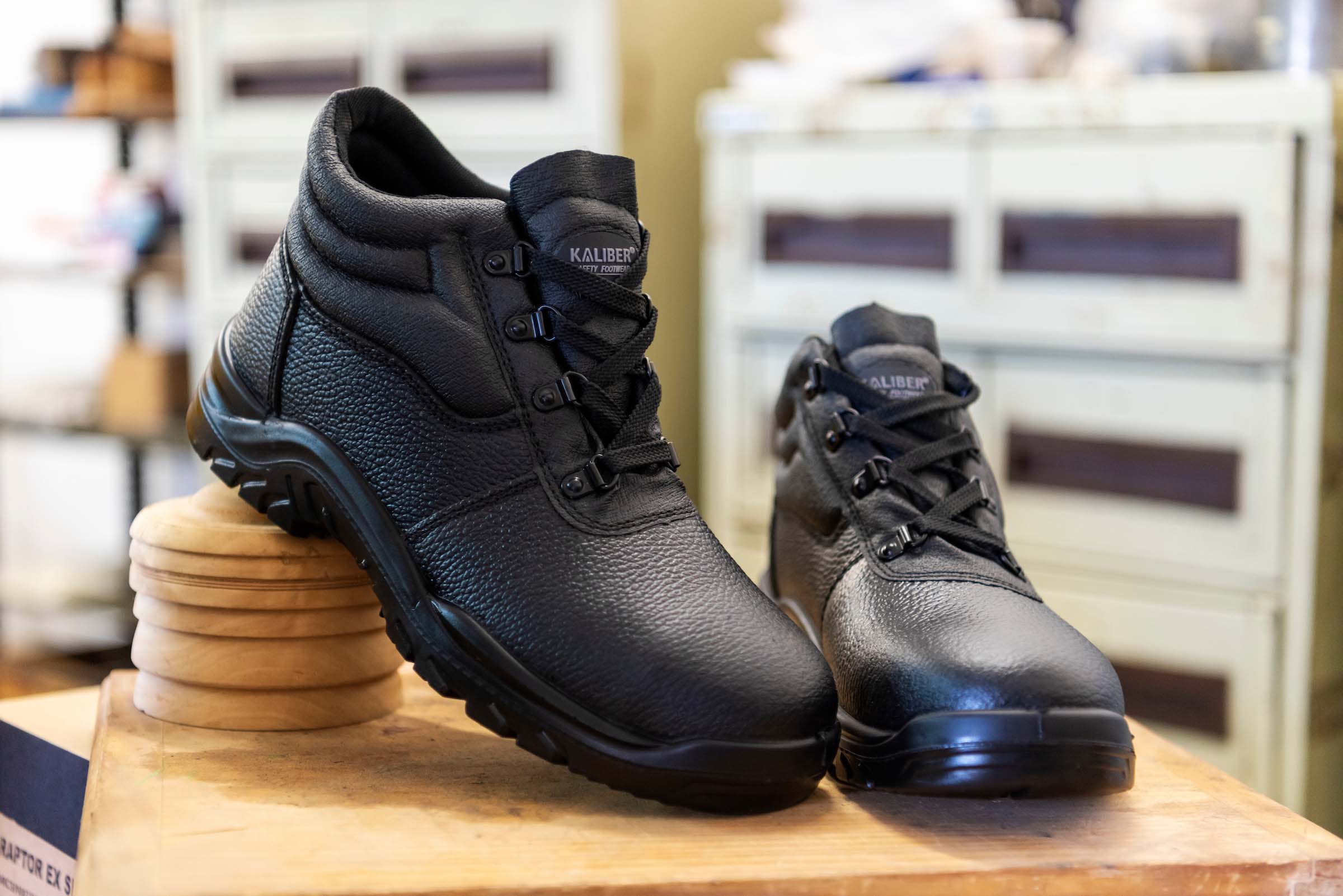 Kaliber Jackal Black Safety Boots
